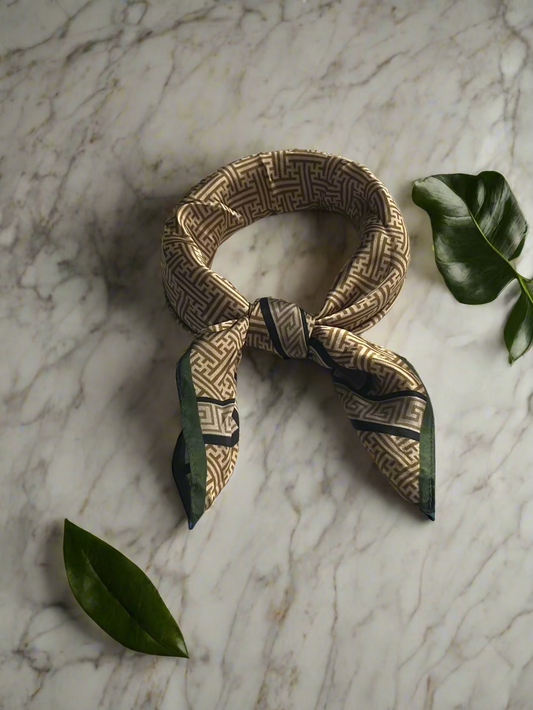 silk square scarf - Labyrinthe de Soie